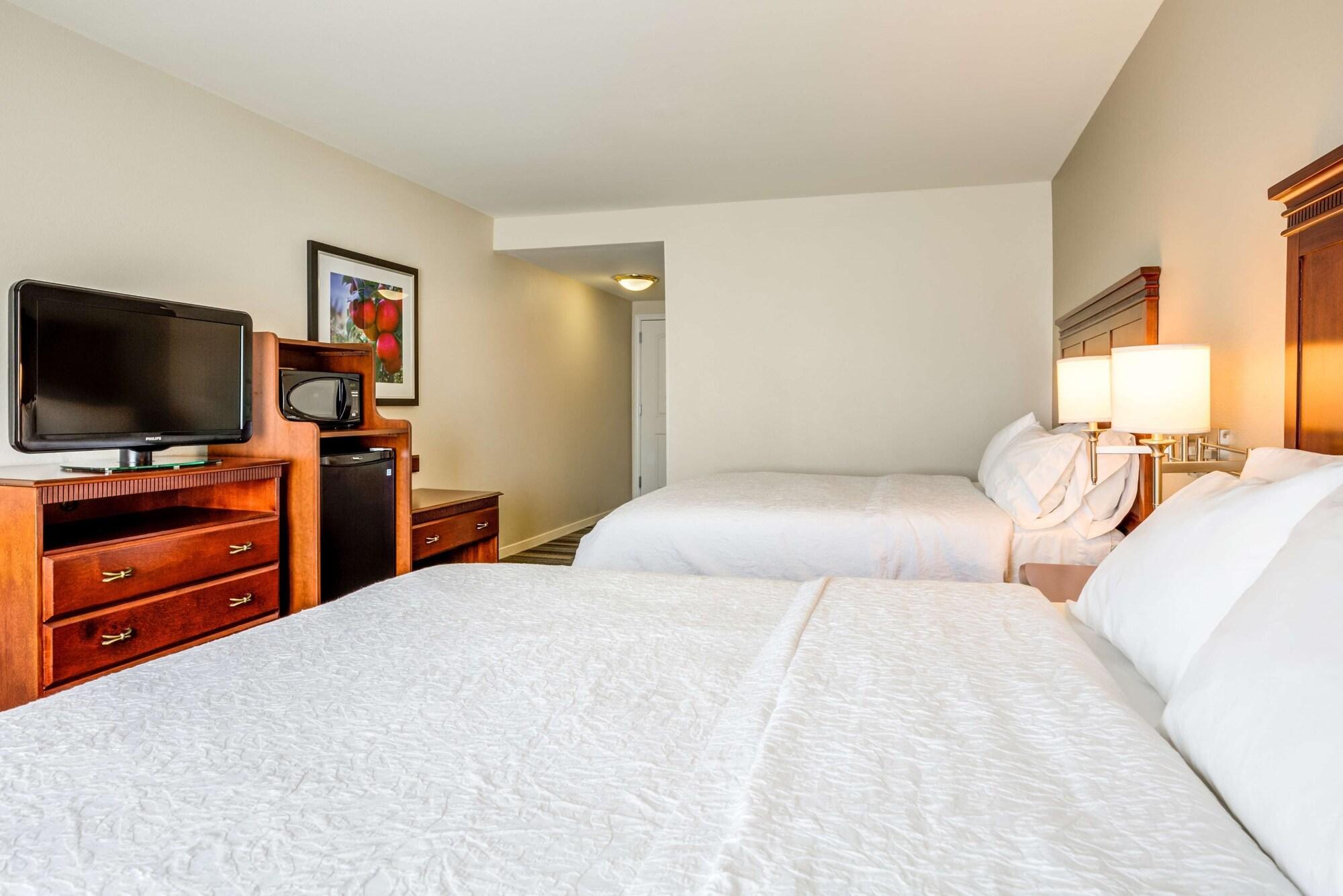 Hampton Inn & Suites Westford-Chelmsford Экстерьер фото
