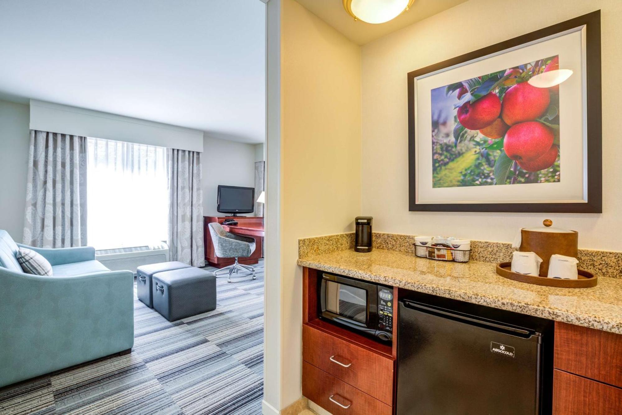 Hampton Inn & Suites Westford-Chelmsford Экстерьер фото
