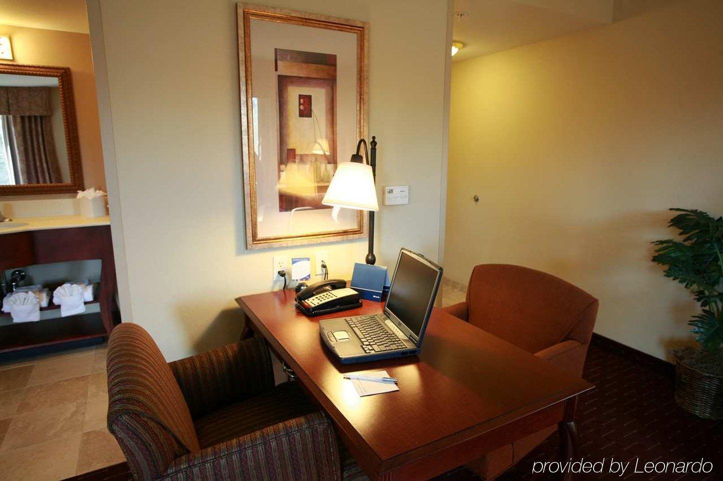 Hampton Inn & Suites Westford-Chelmsford Номер фото
