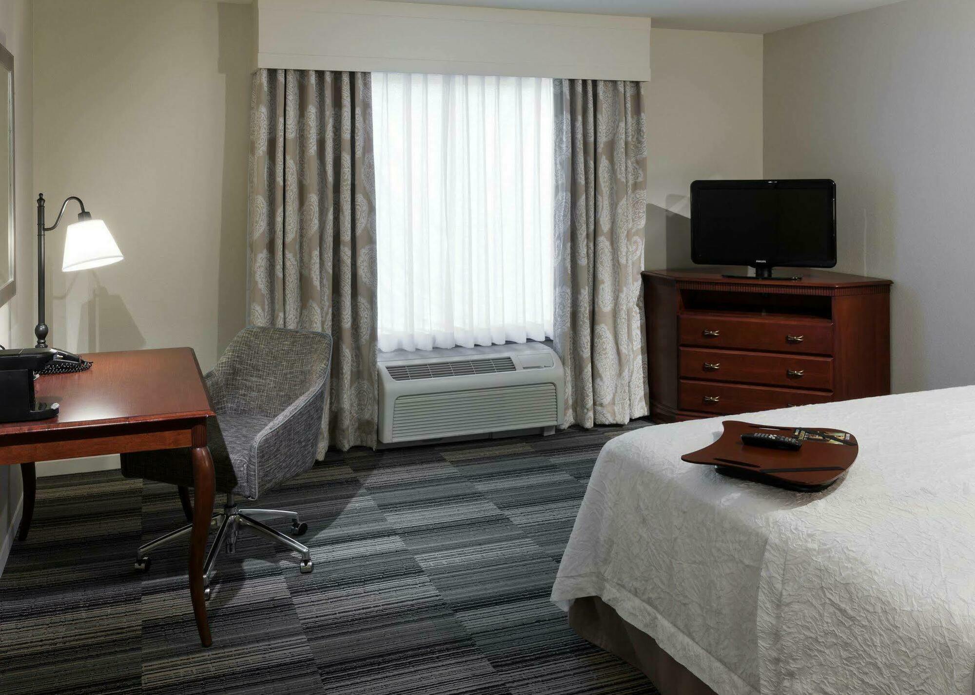 Hampton Inn & Suites Westford-Chelmsford Экстерьер фото